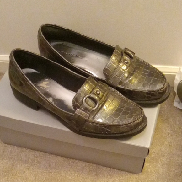 Shoes - Anne Klein 2 iflex Aklange Pewter Short Heeled Loafer Style w box